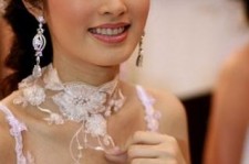 达州人妖皇后(中国富豪娶人妖皇后)