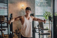 达州肌肉男模(肌肉男模板)