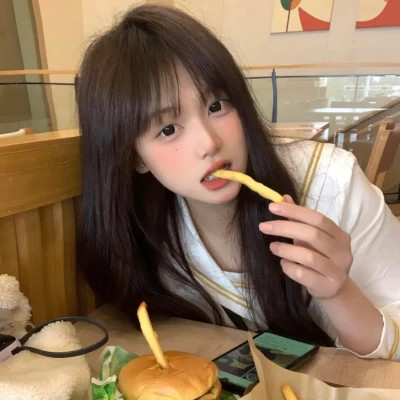 达州伴游女生李欣怡的资料